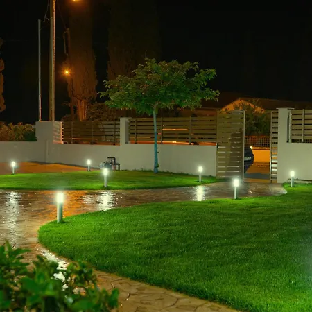 Luxury Archonta * Pélla