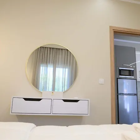 Luxury Archonta Pélla